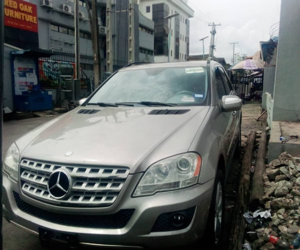 Mercedes Benz ml350 grey color 2008