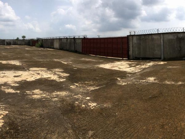 5 plots of land along major road.