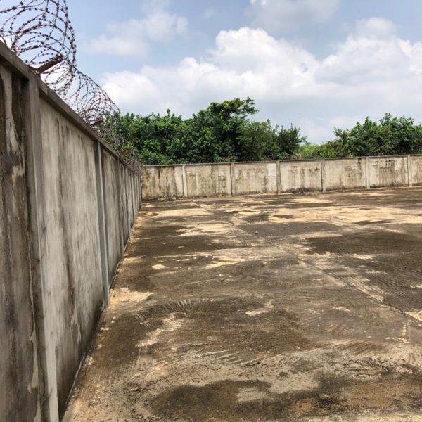 5 plots of land along major road.