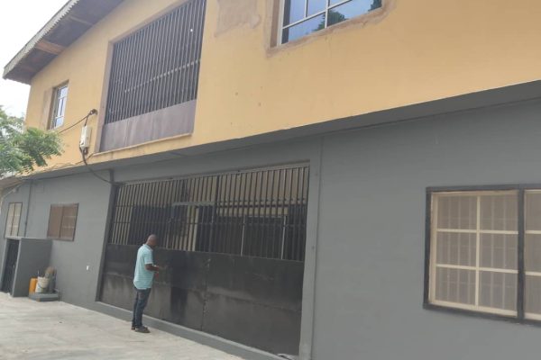 Self compound 3 bedroom flat for rent.