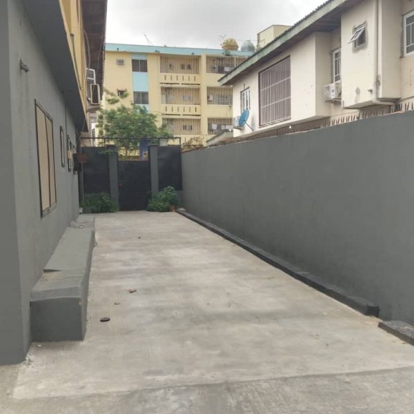 Self compound 3 bedroom flat for rent.